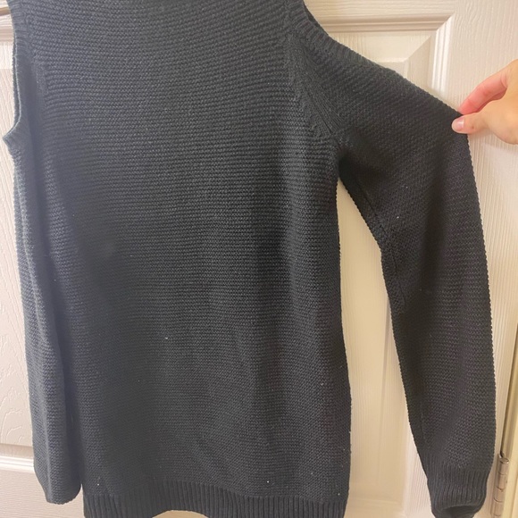 Cold shoulder tunic sweater size xs - Picture 2 of 4